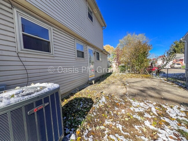 Building Photo - 7034 Rockhaven Pl