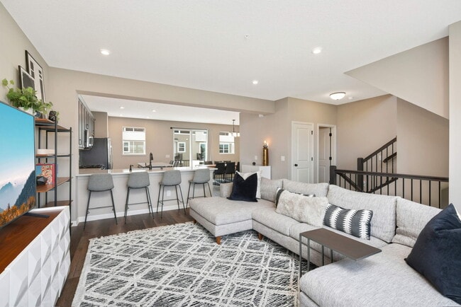 Building Photo - 848 Roselyn Dr
