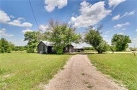 Building Photo - 3911 Southwinds Dr