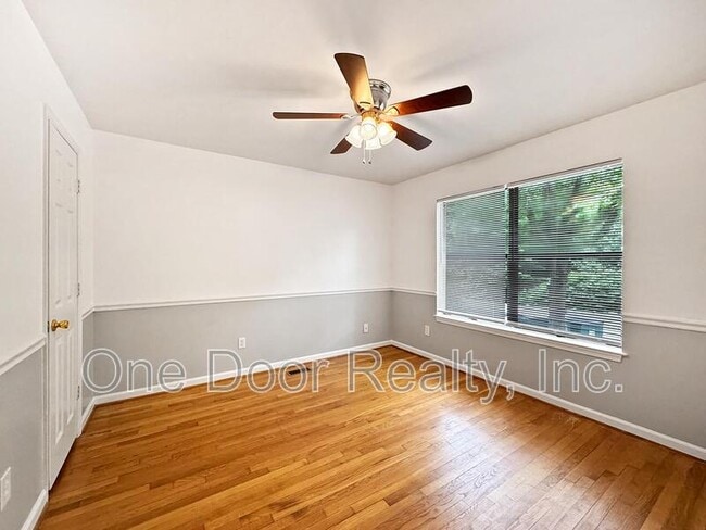 Building Photo - 285 Merrimac Trail