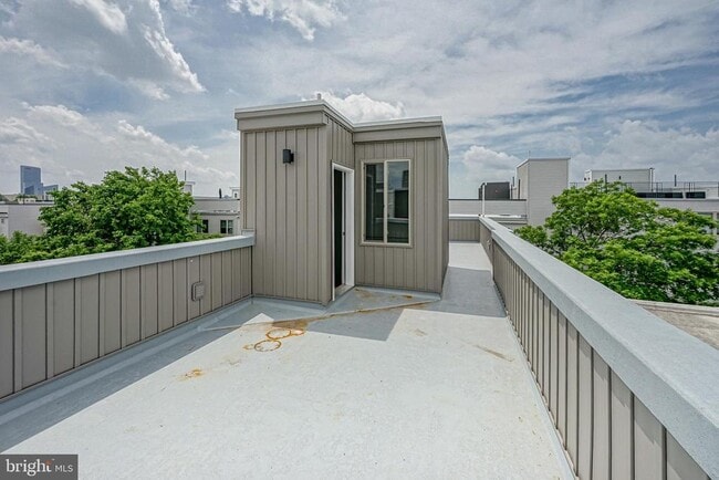 Building Photo - 758 N Uber St