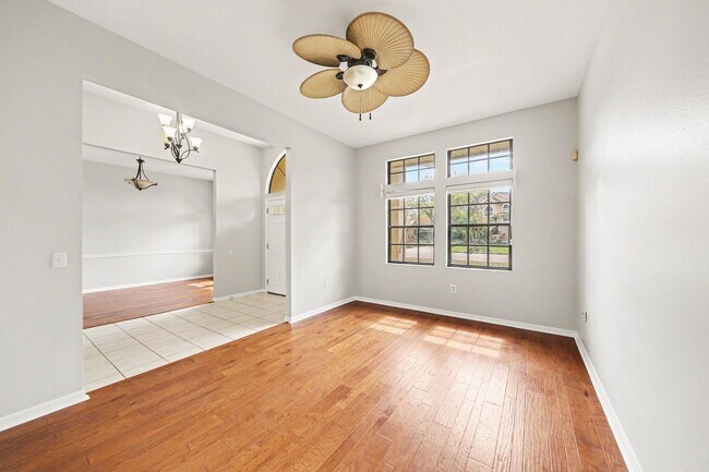 Building Photo - Canal front home!