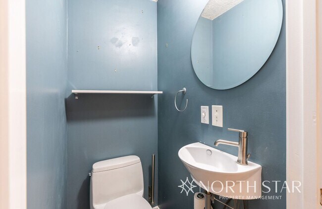 Building Photo - Charming One Level Home In The Four Seasons Neighborhood