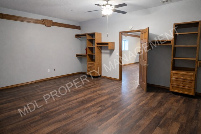 Building Photo - Laporte