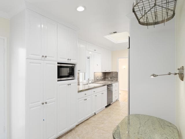 Building Photo - 7920 Avenida Alamar