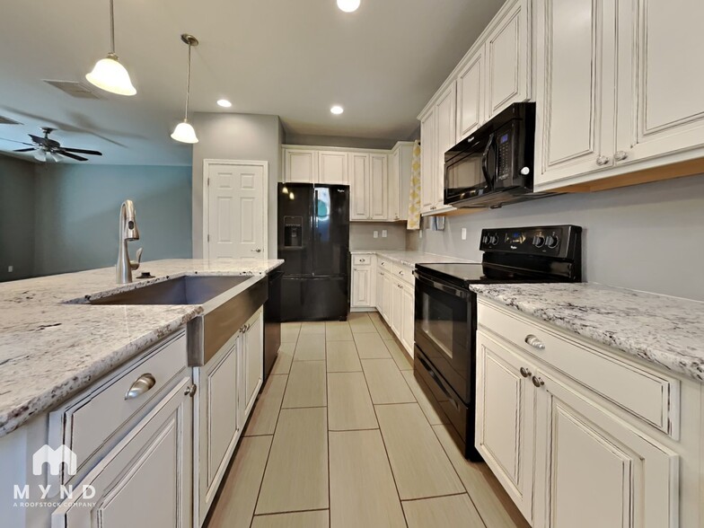 Building Photo - 1435 N Balboa