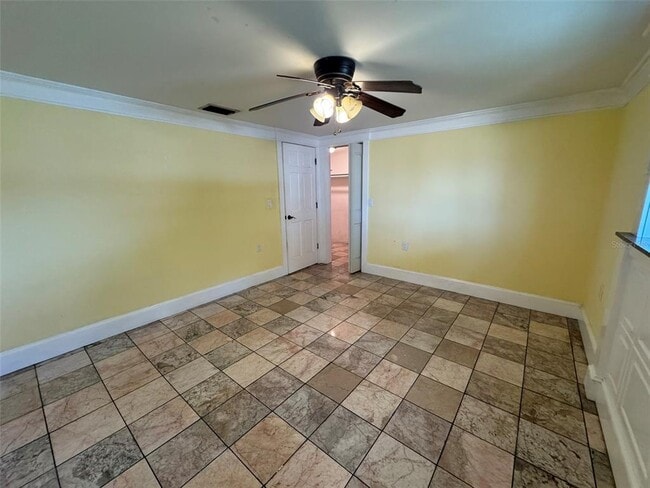 Building Photo - 1061 Rushmore Dr
