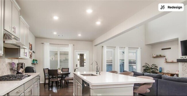 Building Photo - 4411 Woodridge Dr