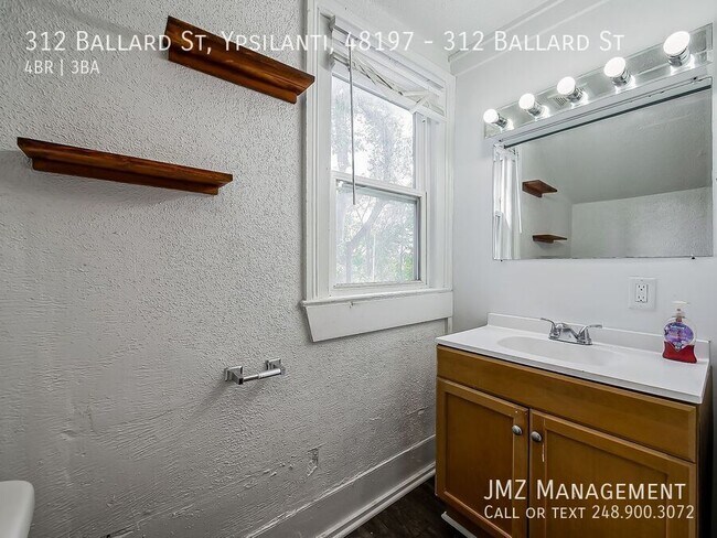 Building Photo - 312 Ballard St