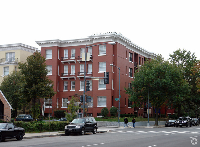 Building Photo - R Street Apartments