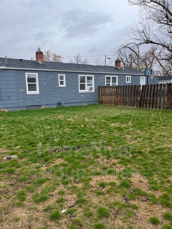 Building Photo - 3837 Pershing Dr