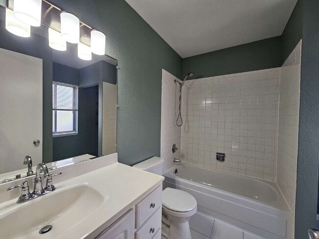 Building Photo - 2618 S Xanadu Way