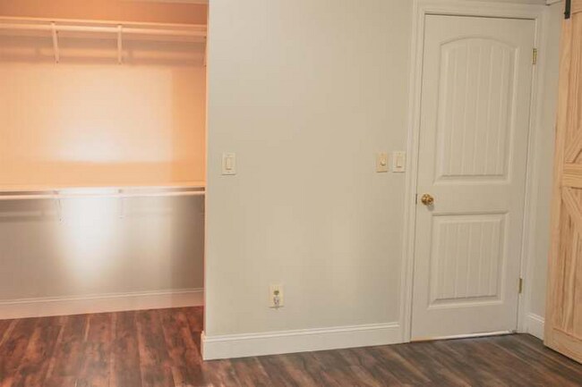 Building Photo - 7379 Durfee Way