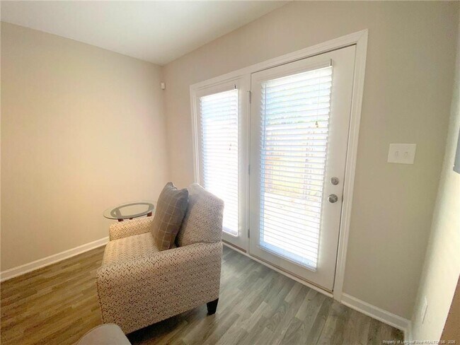 Building Photo - 2652 Middle Br Bnd