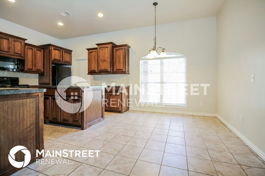 Building Photo - 2660 Clarke St