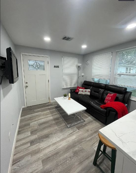 Building Photo - 208 E Magnolia St