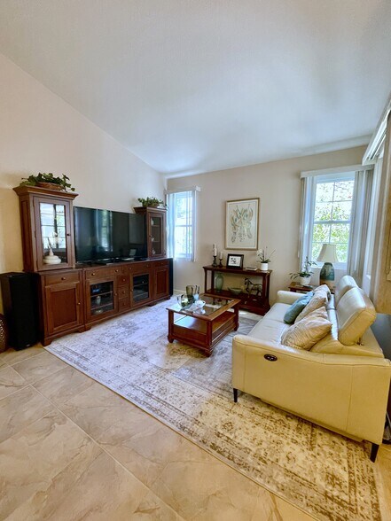 Building Photo - 4868 Thebes Way