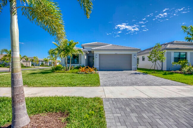 Building Photo - 12555 SW Manatee Marsh Ter