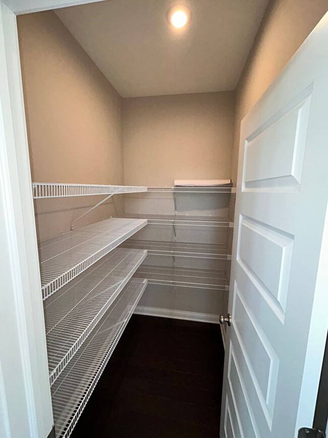 Building Photo - Home For Lease