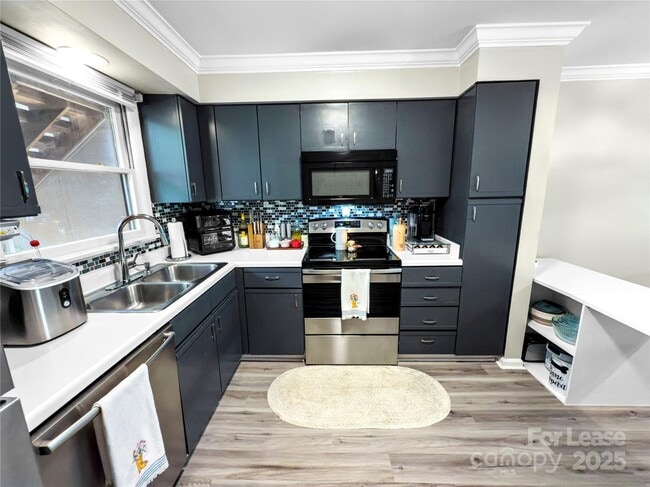 Building Photo - 9808 Emerald Point Dr