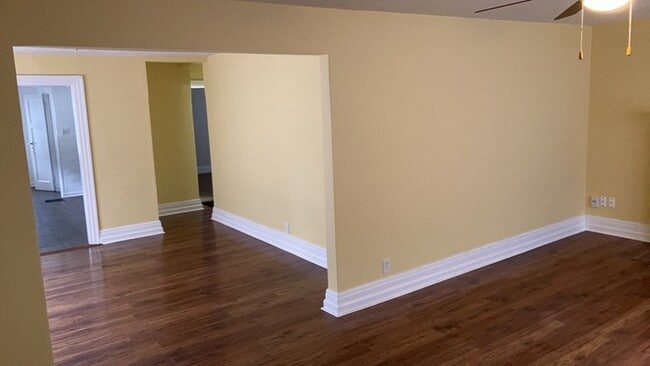 Building Photo - 908 Watervliet Ave