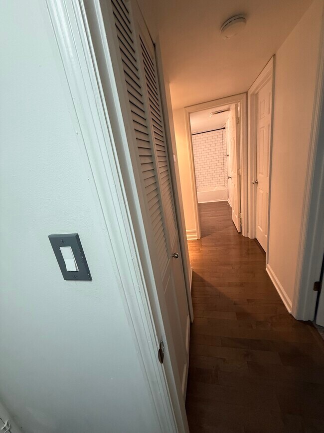 Building Photo - 4444 Lindell Blvd