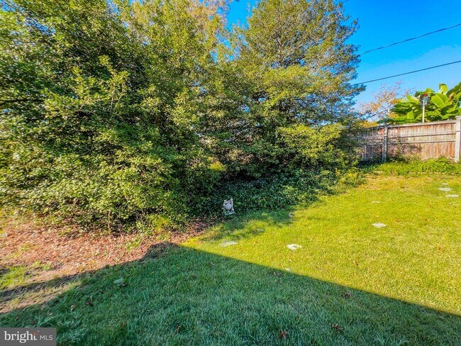 Building Photo - 3418 Medina Ln