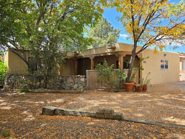 Building Photo - 295 Lomita St