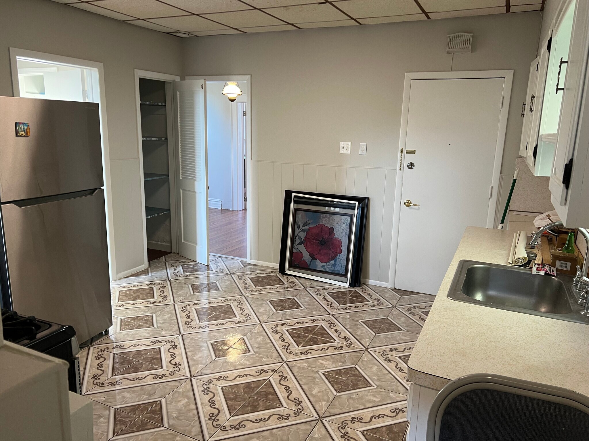 Building Photo - 13 Clover St