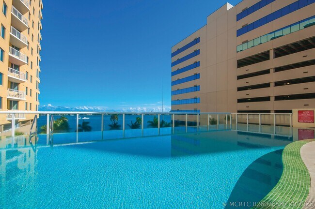 Building Photo - 1551 N Flagler Dr