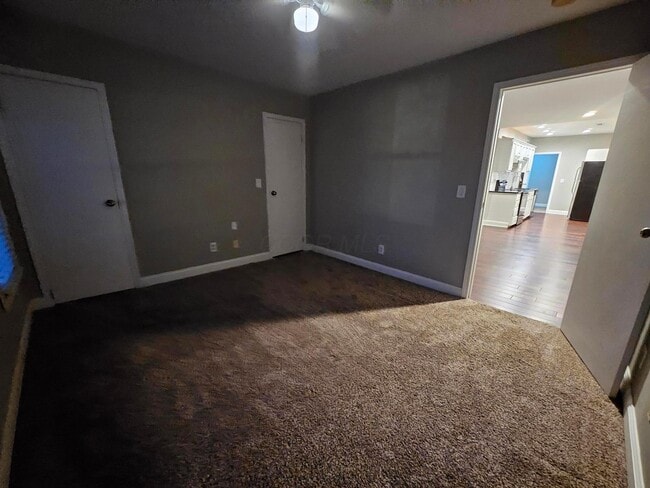 Building Photo - 402 W 3rd Ave