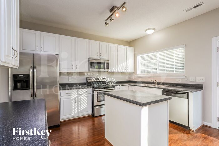Building Photo - 1115 Fieldstone Dr
