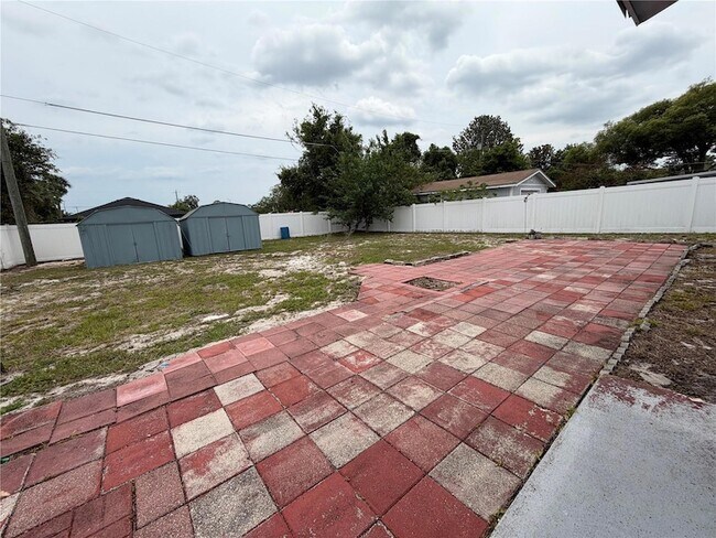Building Photo - 1767 Valencia Ave