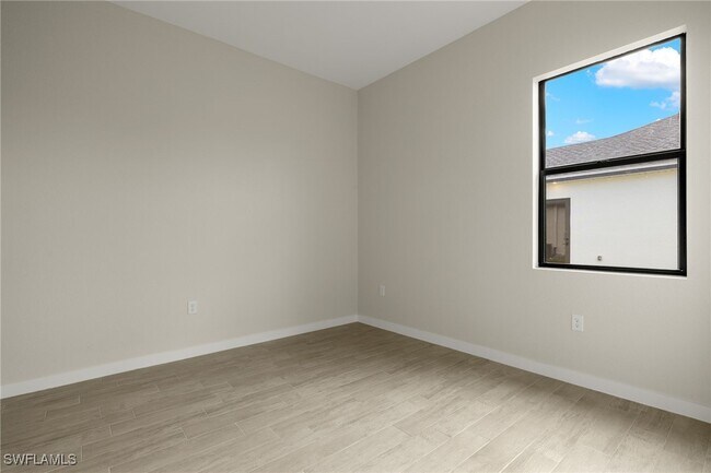 Building Photo - 4715 6th St W