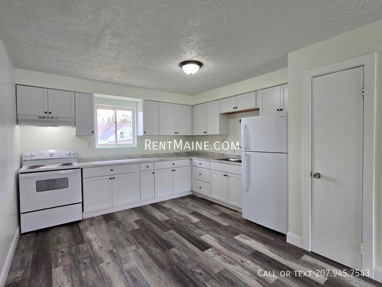 Building Photo - 22 Hillside Ln