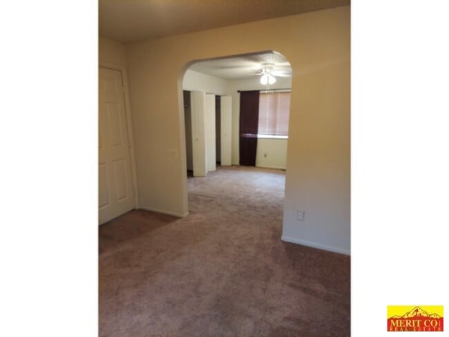 Building Photo - Single Family Home