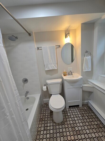 Building Photo - 271 Hudson Ave