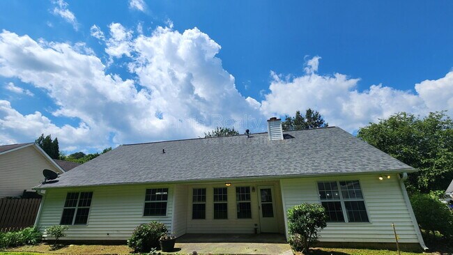 Building Photo - 5090 Edinborough Pl