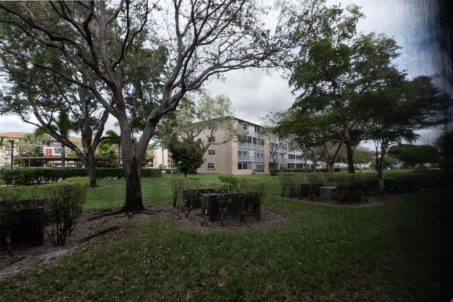 Building Photo - 13355 SW 9th Ct