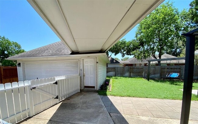 Building Photo - 11719 Goldstream Ct