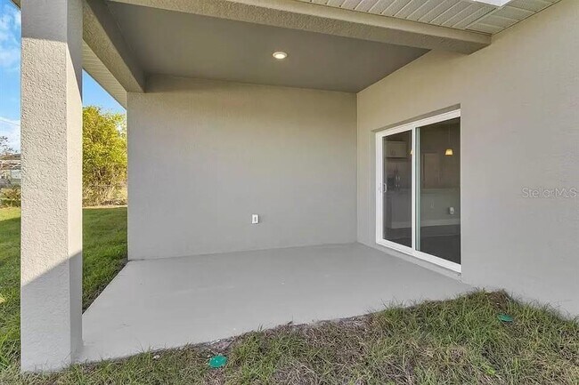 Building Photo - 6006 SW 154th Place Rd