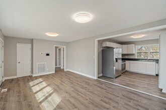 Building Photo - 3658 Tarbett Rd