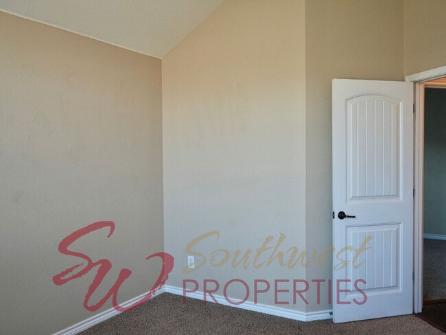 Building Photo - Charming 3 bed, 2 bath rental home with office!