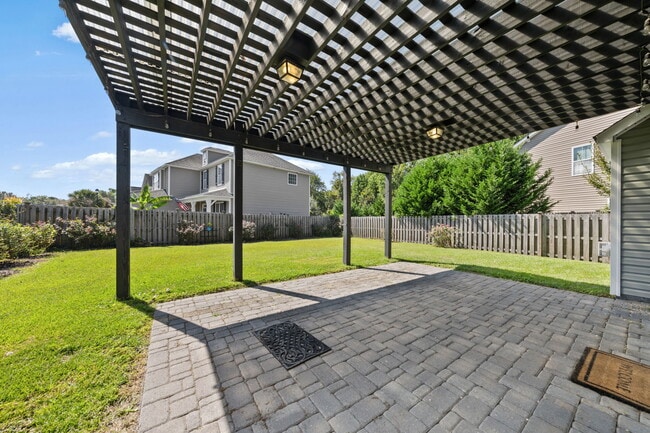 Building Photo - 1008 Whispering Doe Dr