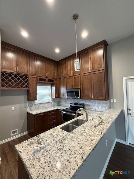 Building Photo - 152 Navarro Xing