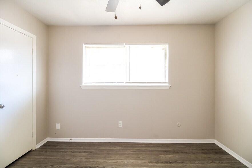 Building Photo - 2701 5th Ave N