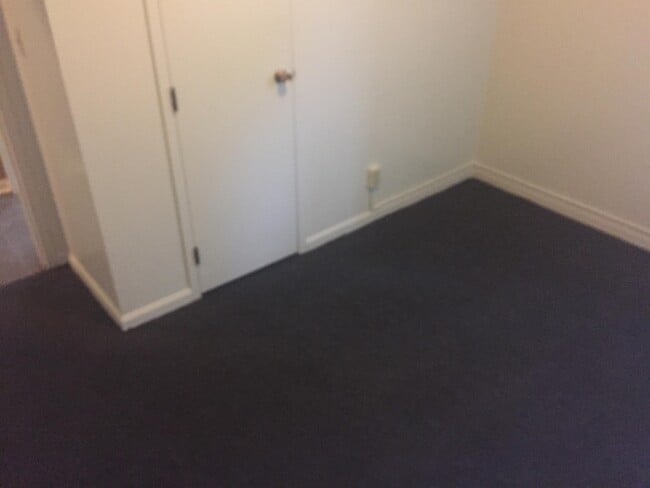 Building Photo - 1840 La Salle Pl