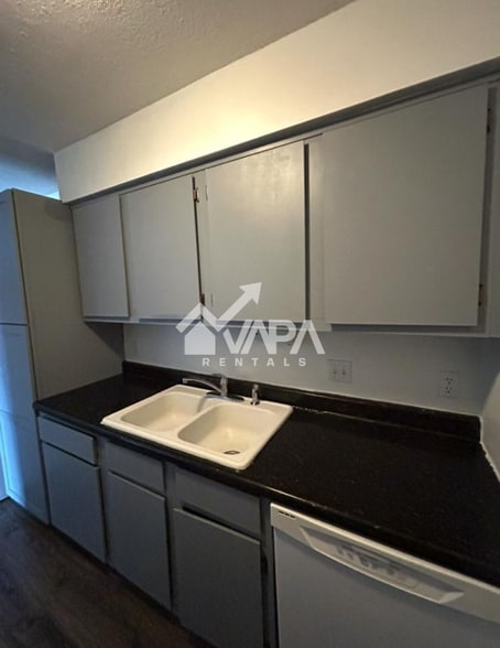 Building Photo - 6311 N Barcelona Ct