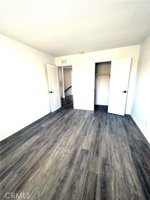 Building Photo - 8891 Baywood Dr