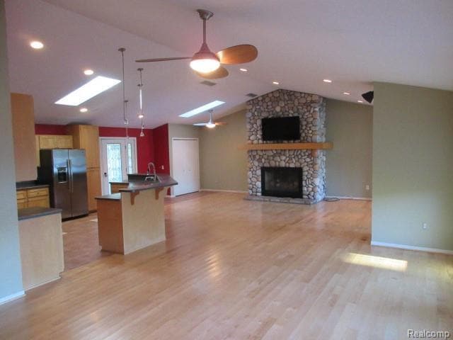 Building Photo - 4870 Lakeview Blvd
